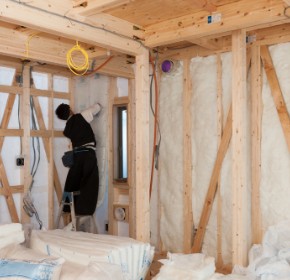 建築中の住宅